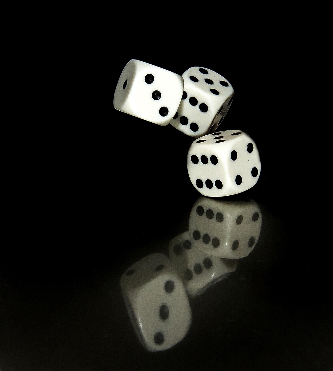 Inside the Modern iGaming World: Slots, Poker, and Smart Betting