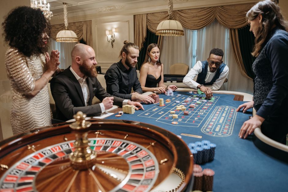The iGaming Edge: What Smart Players Know (That Casual Gamblers Don't)